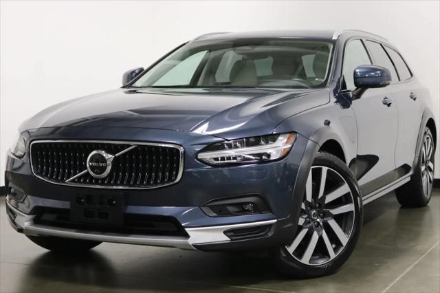 2022 Volvo V90 Cross Country B6