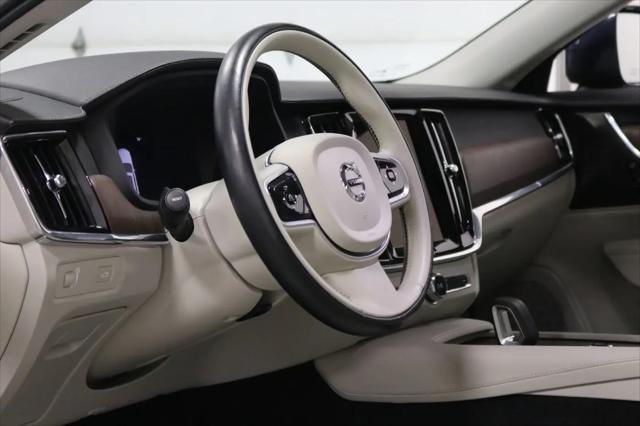 2022 Volvo V90 Cross Country B6