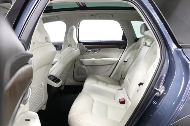 2022 Volvo V90 Cross Country B6