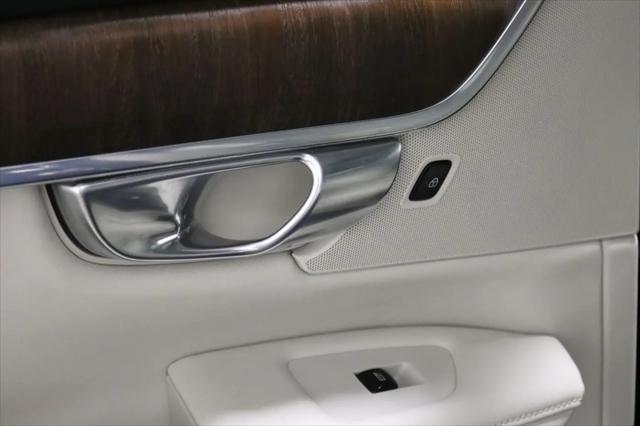 2022 Volvo V90 Cross Country B6