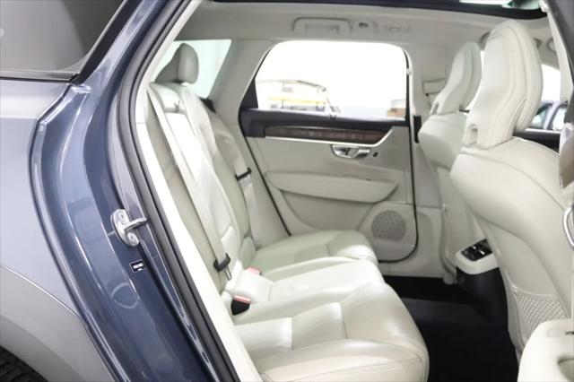 2022 Volvo V90 Cross Country B6