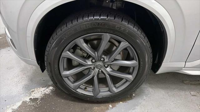 2017 Volvo XC90 T6 Momentum