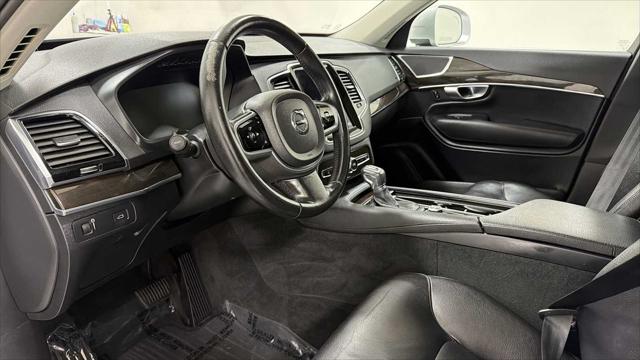 2017 Volvo XC90 T6 Momentum