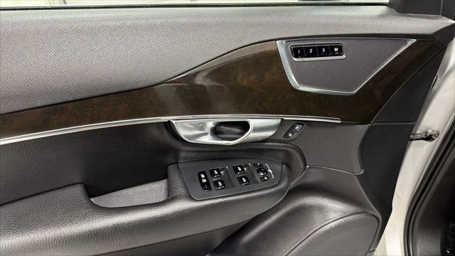 2017 Volvo XC90 T6 Momentum
