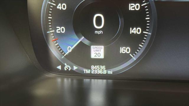 2017 Volvo XC90 T6 Momentum
