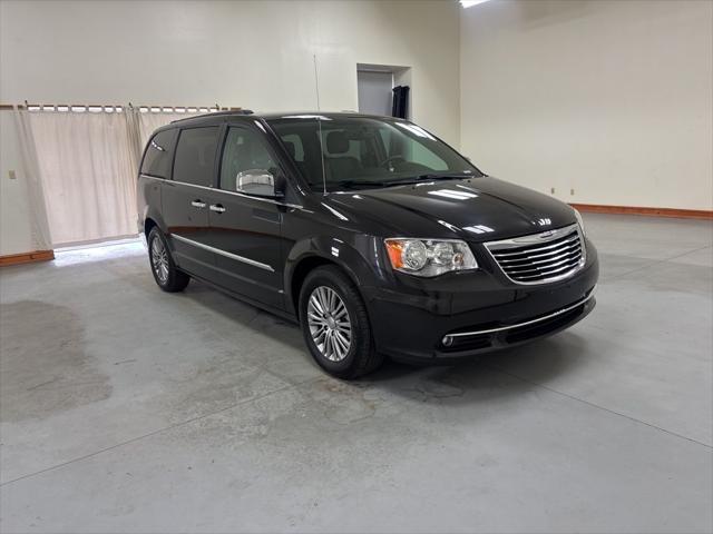 2014 Chrysler Town & Country Touring-L