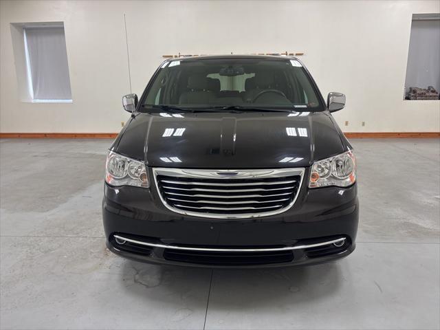 2014 Chrysler Town & Country Touring-L