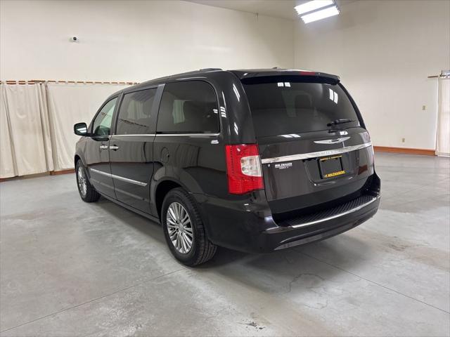 2014 Chrysler Town & Country Touring-L