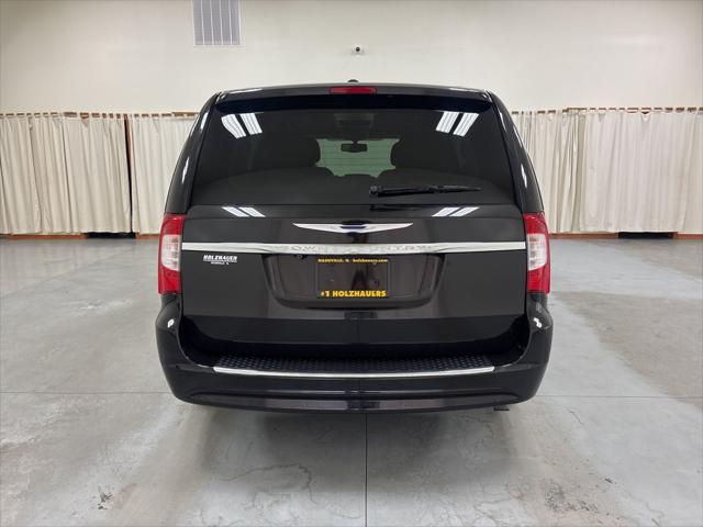 2014 Chrysler Town & Country Touring-L