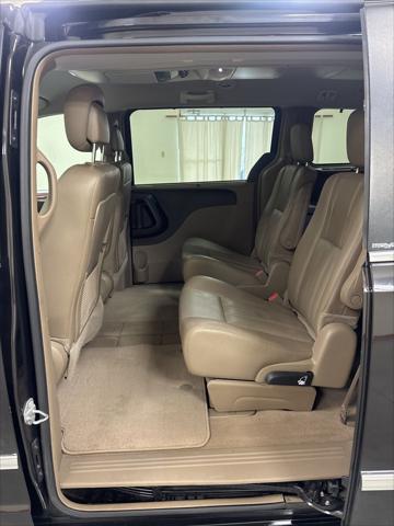 2014 Chrysler Town & Country Touring-L