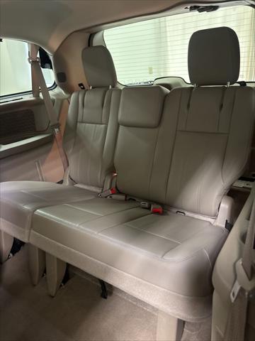 2014 Chrysler Town & Country Touring-L