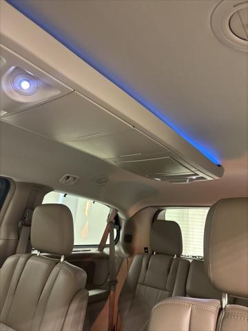 2014 Chrysler Town & Country Touring-L
