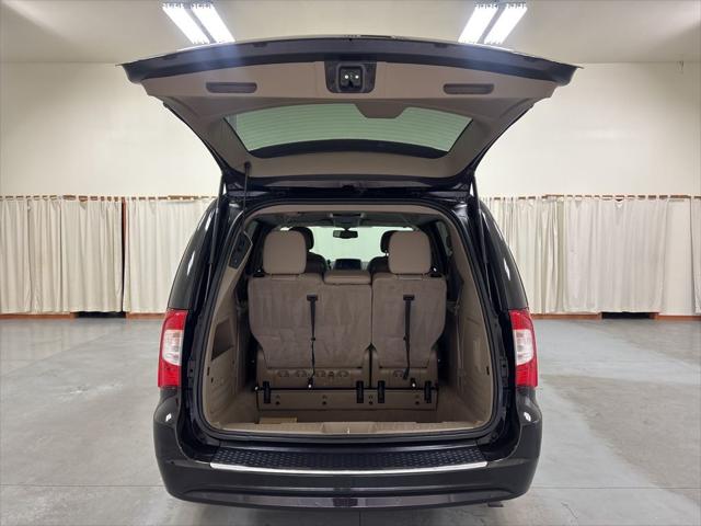 2014 Chrysler Town & Country Touring-L