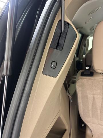 2014 Chrysler Town & Country Touring-L