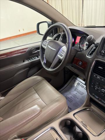 2014 Chrysler Town & Country Touring-L