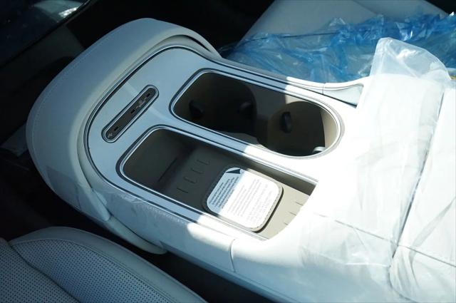 2026 Hyundai Palisade Hybrid SEL Premium 8P