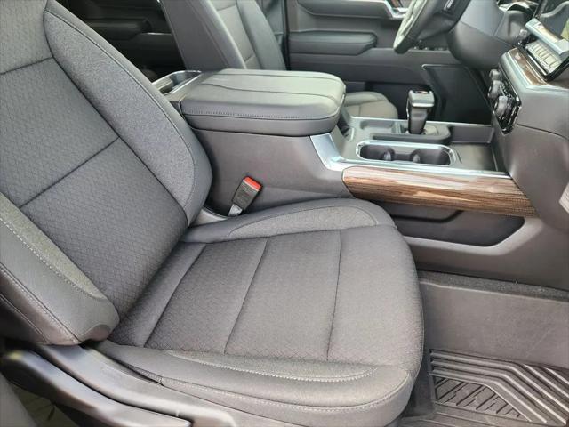 2026 Chevrolet Silverado 1500 4WD Crew Cab Standard Bed LT