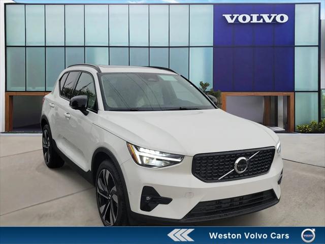 2026 Volvo XC40 Plus, B5 AWD Gas mild hybrid, Dark for sale in Davie, FL