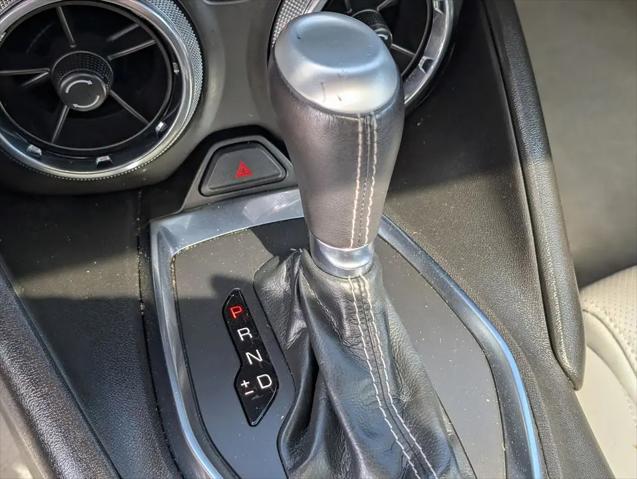 2022 Chevrolet Camaro RWD Coupe 2LT