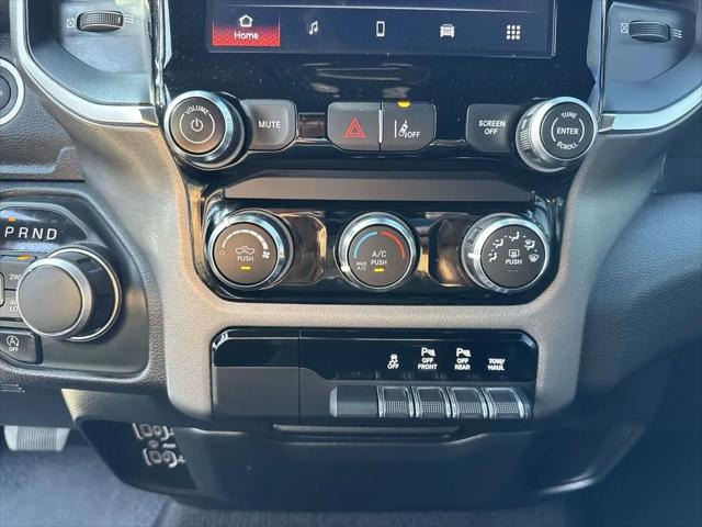 2025 Ram 1500 Big Horn Crew Cab 4x4 5'7" Box