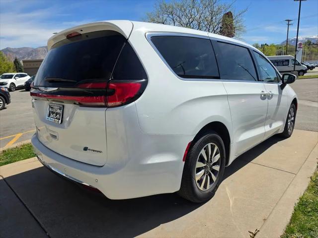 2023 Chrysler Pacifica Hybrid Touring L