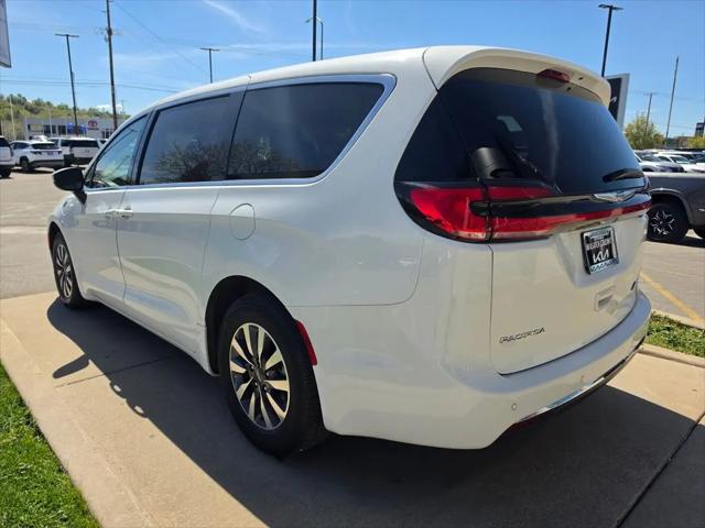 2023 Chrysler Pacifica Hybrid Touring L