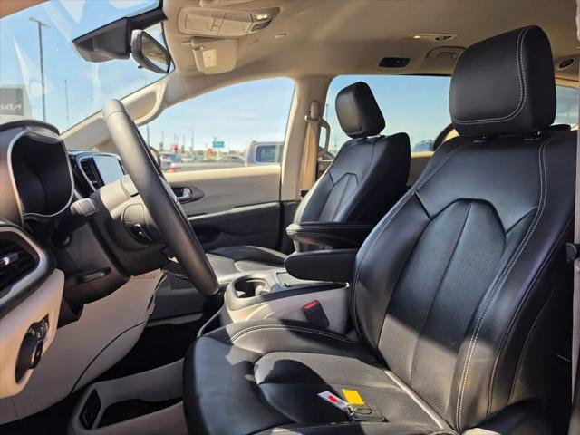 2023 Chrysler Pacifica Hybrid Touring L