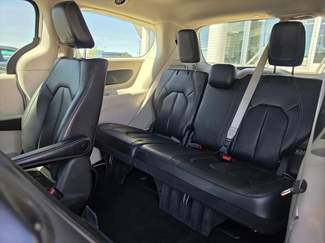 2023 Chrysler Pacifica Hybrid Touring L