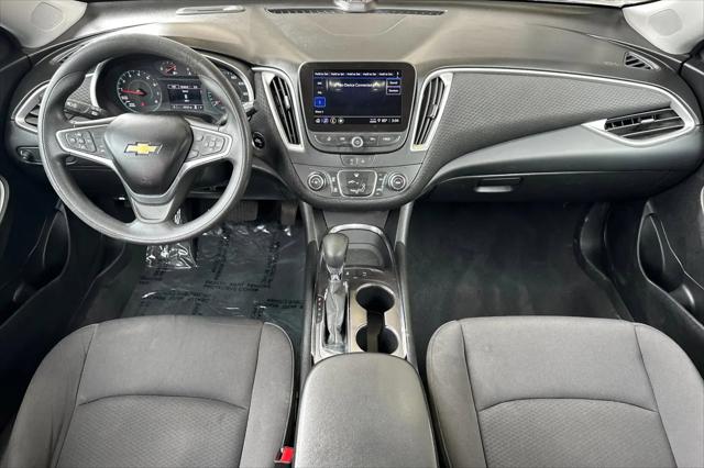 2022 Chevrolet Malibu FWD 1FL
