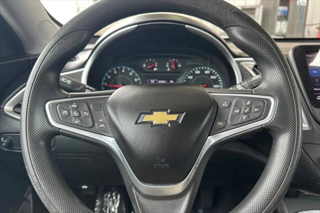 2022 Chevrolet Malibu FWD 1FL