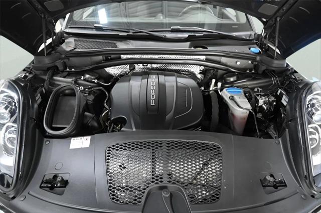 2018 Porsche Macan Macan