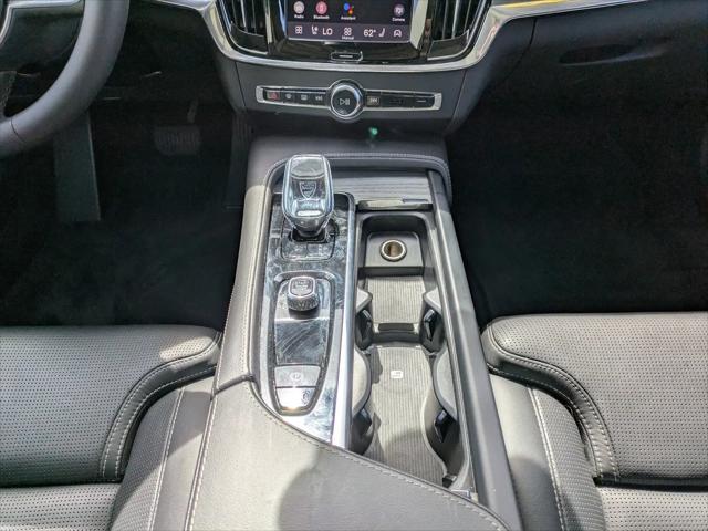 2025 Volvo S90 B6 Ultra