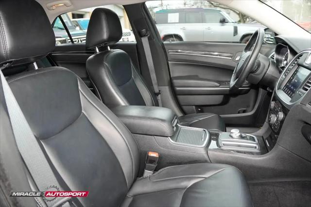 2017 Chrysler 300 Limited