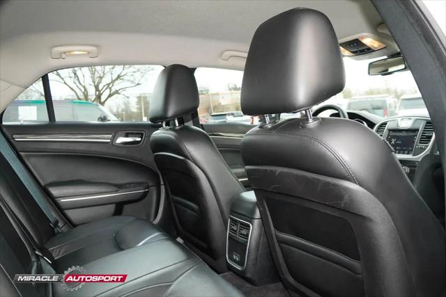 2017 Chrysler 300 Limited