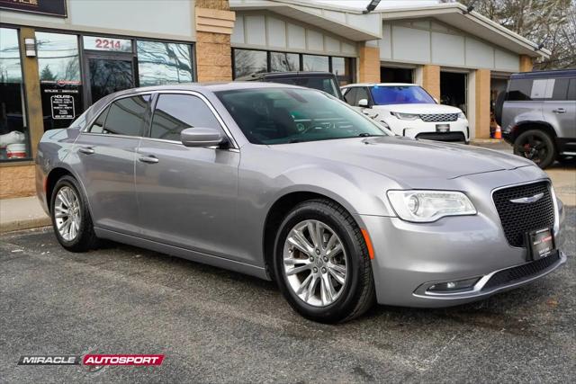 2017 Chrysler 300 Limited