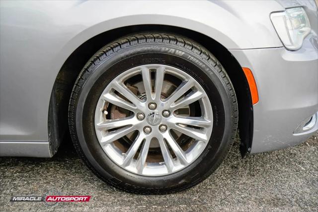 2017 Chrysler 300 Limited