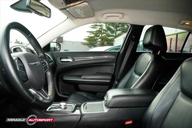 2017 Chrysler 300 Limited