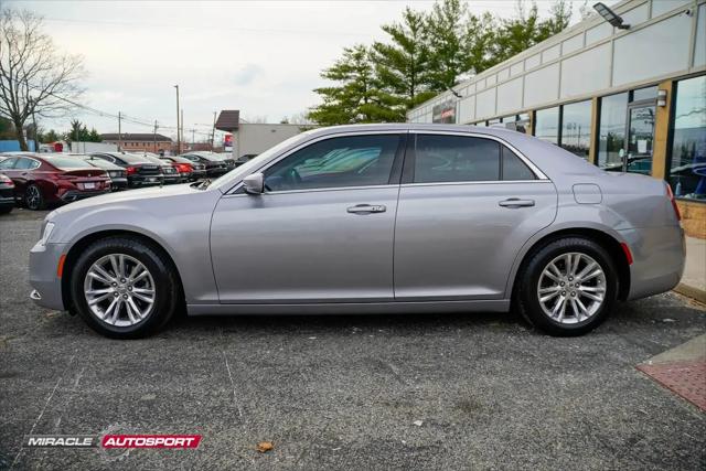 2017 Chrysler 300 Limited