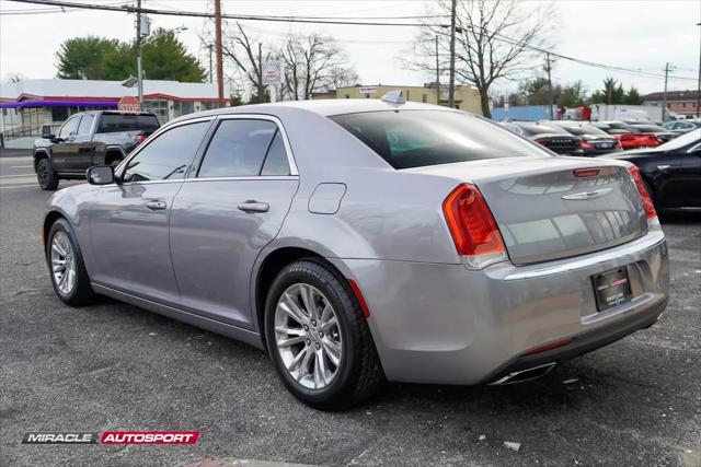 2017 Chrysler 300 Limited