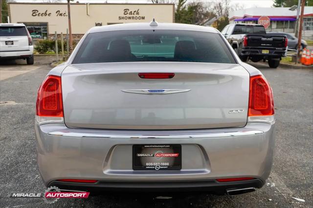 2017 Chrysler 300 Limited