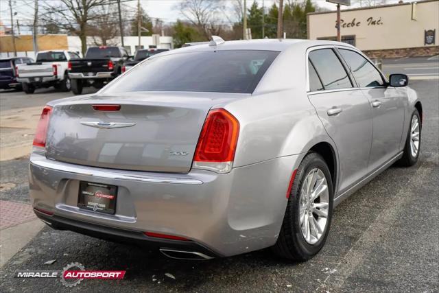 2017 Chrysler 300 Limited