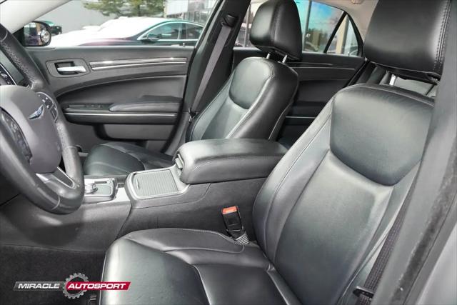 2017 Chrysler 300 Limited