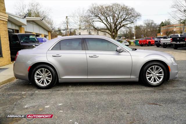 2017 Chrysler 300 Limited