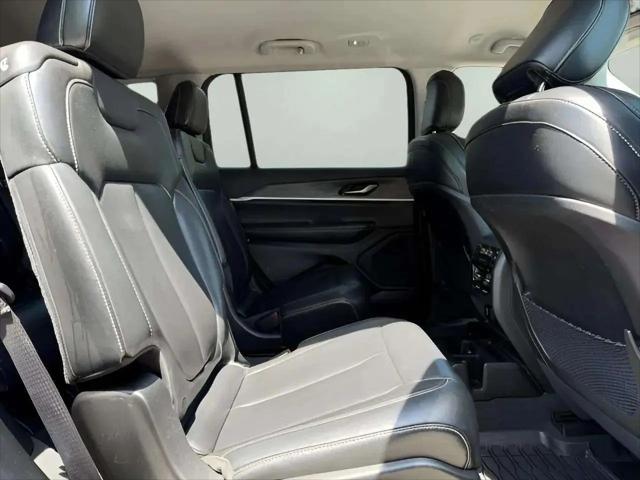 2023 Jeep Grand Cherokee L Limited 4x2