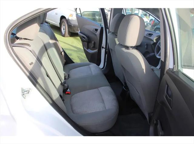 2016 Chevrolet Sonic LS Auto