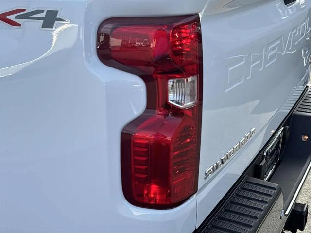 2026 Chevrolet Silverado 3500HD Crew Cab, Standard Bed, LT, 4WD