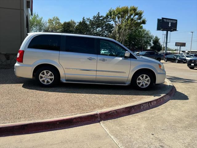2012 Chrysler Town & Country Touring