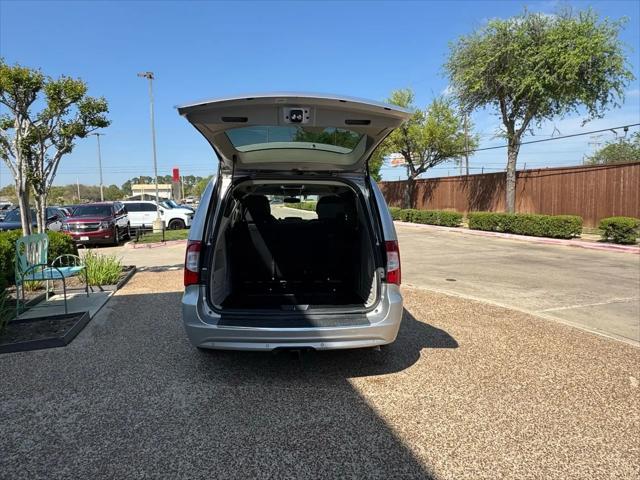 2012 Chrysler Town & Country Touring