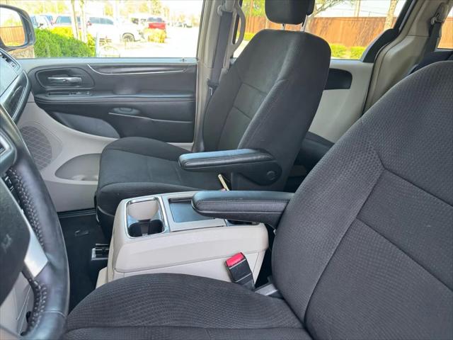 2012 Chrysler Town & Country Touring
