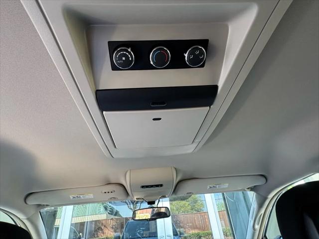 2012 Chrysler Town & Country Touring